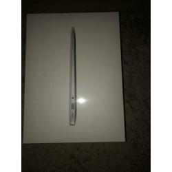 MacBook Air 13 Inch 2017 MQD32N/A (Geseald)