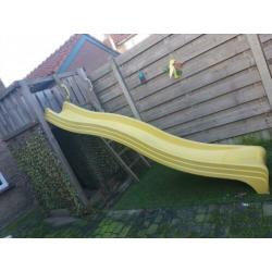 Speeltoestel (junglegym) met glijbaan