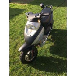 Cross/brommer scooter, trekt geweldig op met dik blok (125cc