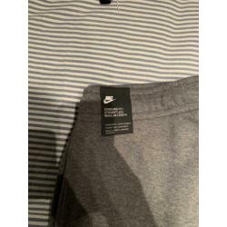 Nieuwe joggingbroek Nike maat M