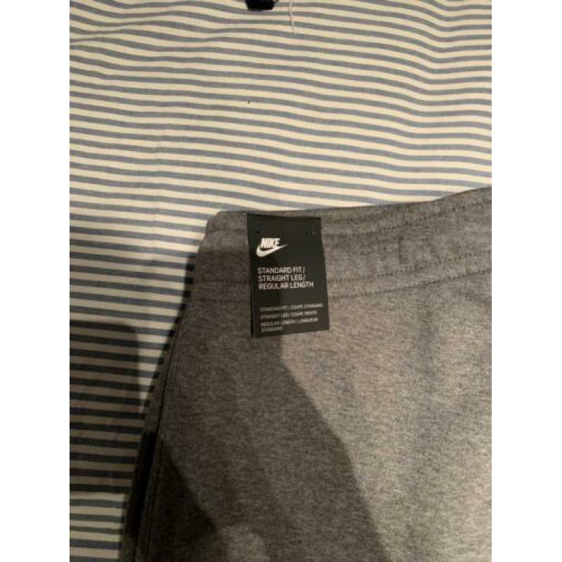 Nieuwe joggingbroek Nike maat M