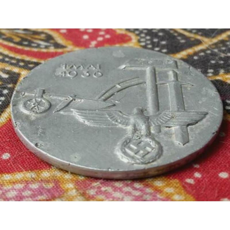 Oude militaria speld of broche uit Duitsland uit 1936.