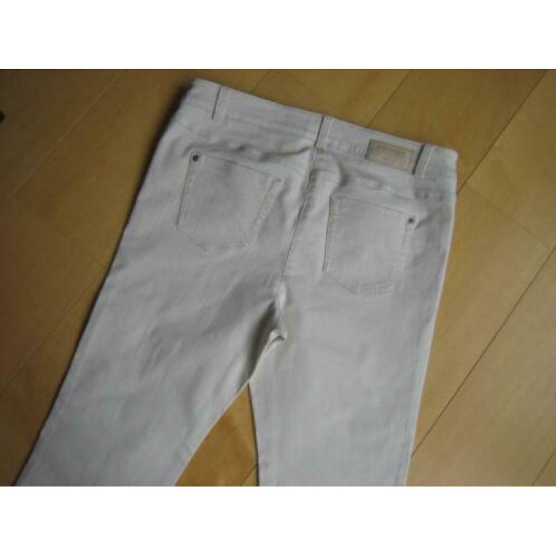Zeer mooie zandkleurige jeans GERRY WEBER ROXY 46R snazzeys
