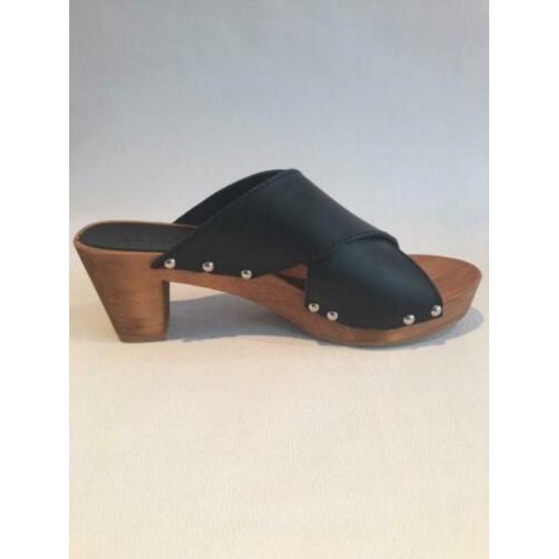 Sanita Wood Ennike Sandal Embossed Leather Black 40