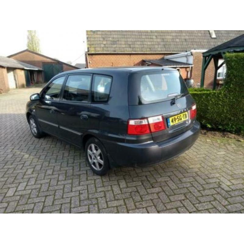 Kia Carens 2.0 CVVT M-bition