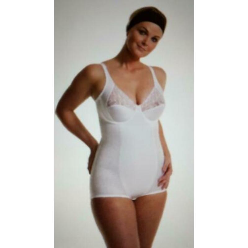 Triolet -Corselet 100B - NIEUW + label
