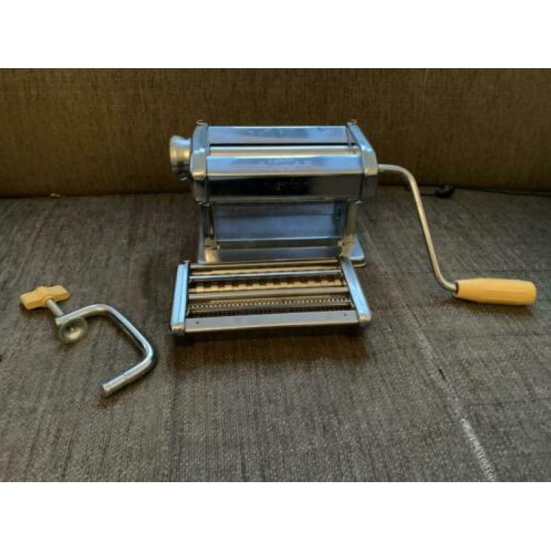 Pasta maker