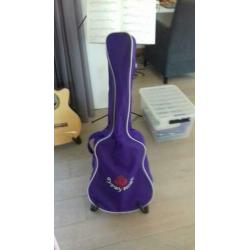 7/8 gitaar in de kleur paars met glitters incl. hoes