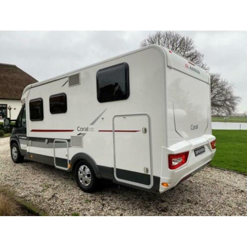 Adria coral s 600 sl automaat enkele bedden