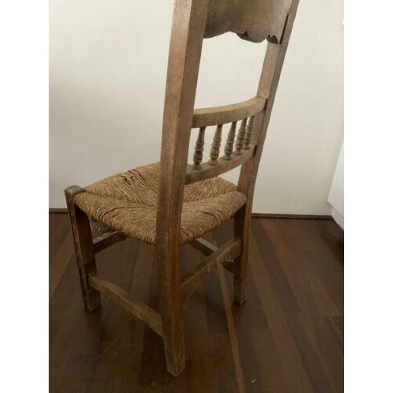Houten stoel met riet
