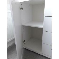 praktisch wit dressoir