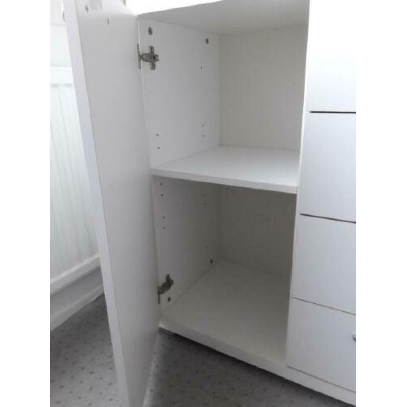 praktisch wit dressoir