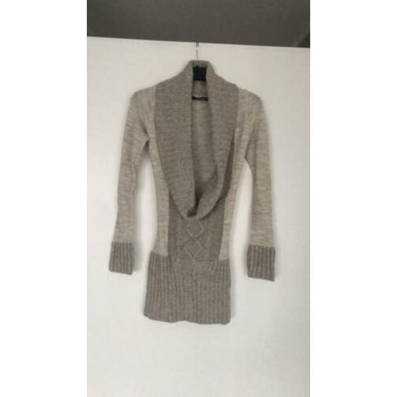 Jane norman lange beige trui met lage kol, nieuw maat small