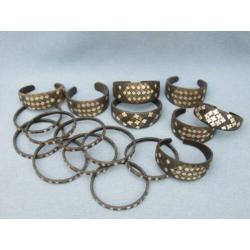 Collectie tribale armbanden van hout met inleg - 20e eeuw