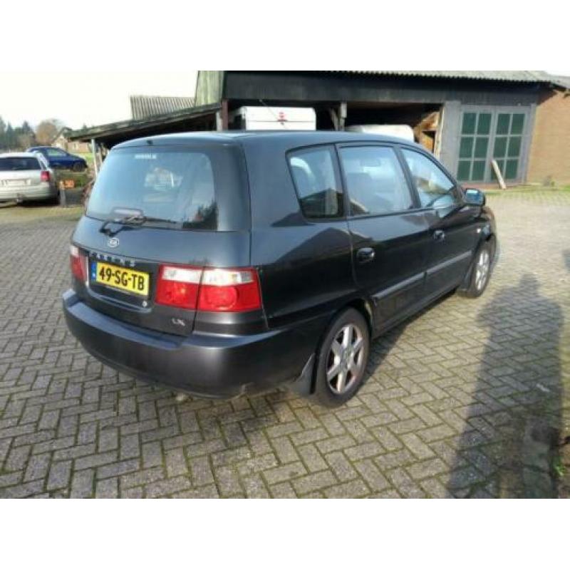 Kia Carens 2.0 CVVT M-bition