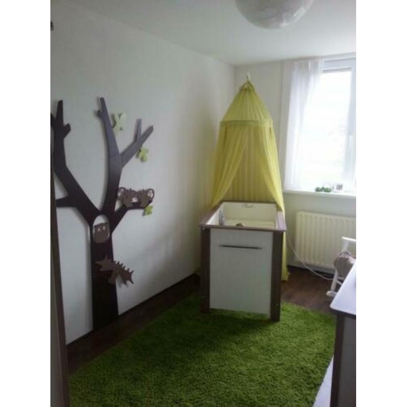 Kinderkamer babykamer commode ledikant