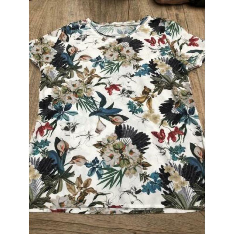 T shirt bloemen. Ecru met groen petrolblauw mt M