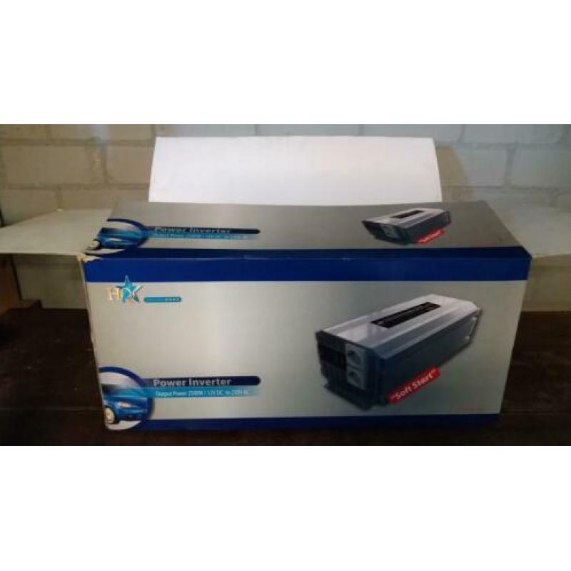 HQ omvormer 2500w bijna nieuw