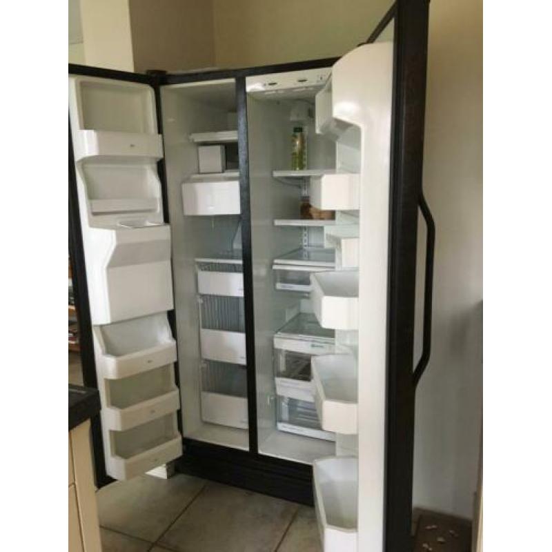Bauknecht KGN 7016 Amerikaanse koelkast met ijs machine