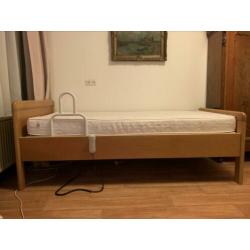 Bed met steun