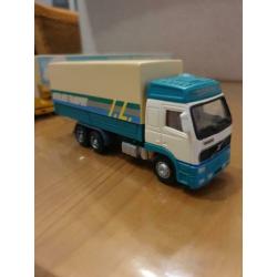 Volvo truck fh2 schaalmodellen van kentoys en Madurodam