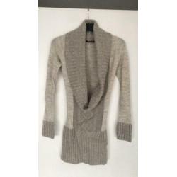 Jane norman lange beige trui met lage kol, nieuw maat small
