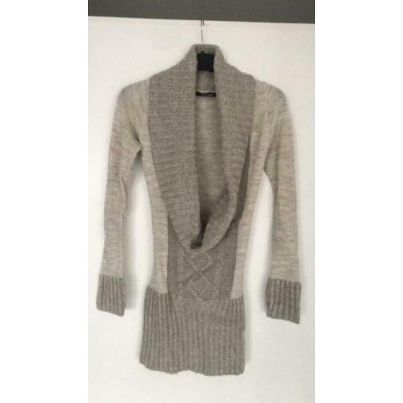 Jane norman lange beige trui met lage kol, nieuw maat small