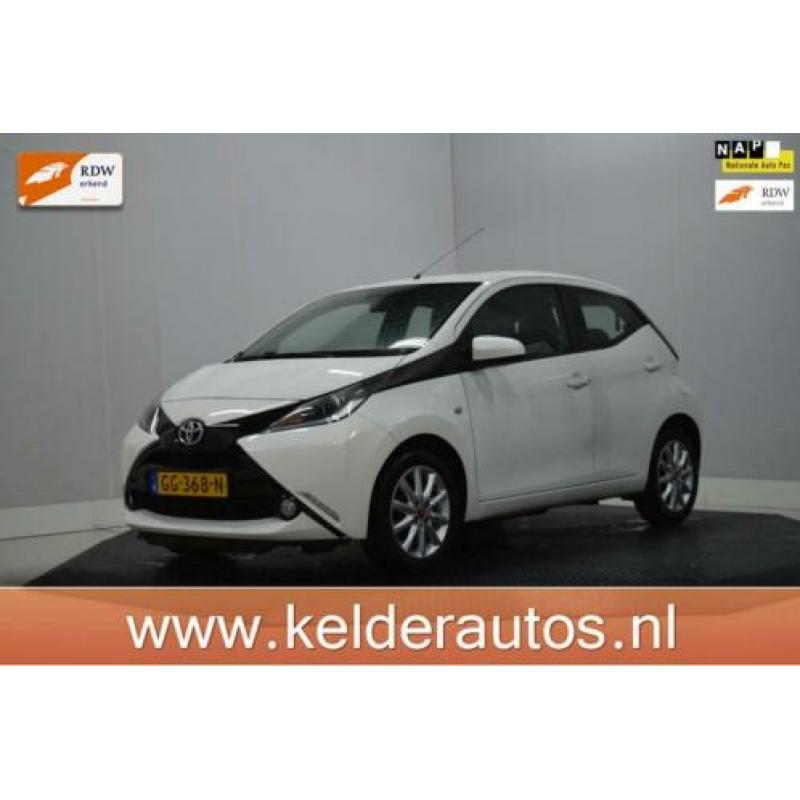 Toyota Aygo 1.0 VVT-i x-play Airco, Navi, Camera. 5 deuren,