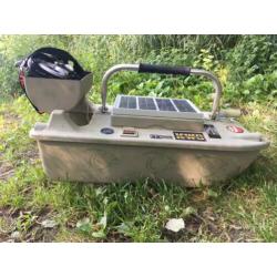 Omgebouwde baitliner voerboot