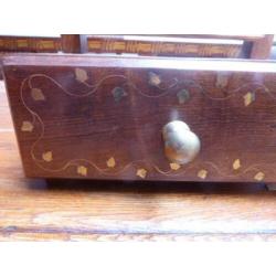 Houten spiegelkastje met lade