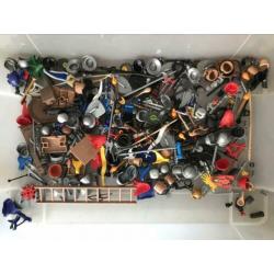 Playmobil kasteel en kasteeldelen met veel extra’s