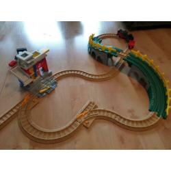 Fisher Price treinstel met wissel en andere toebehoren