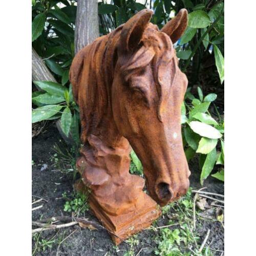 Paarden hoofd gemaakt van ijzer-paard-paardenhoofd