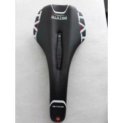 Zadel racefiets astute