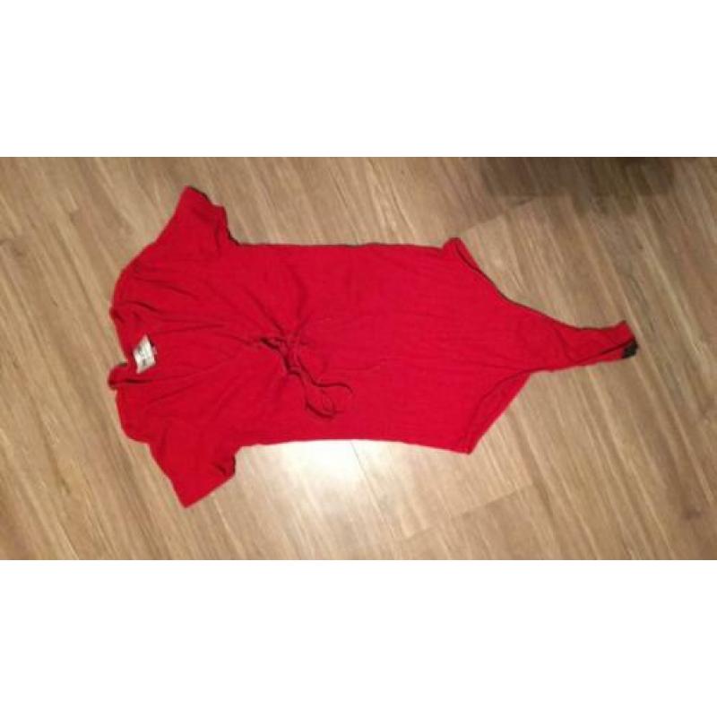 Body top rood maat m