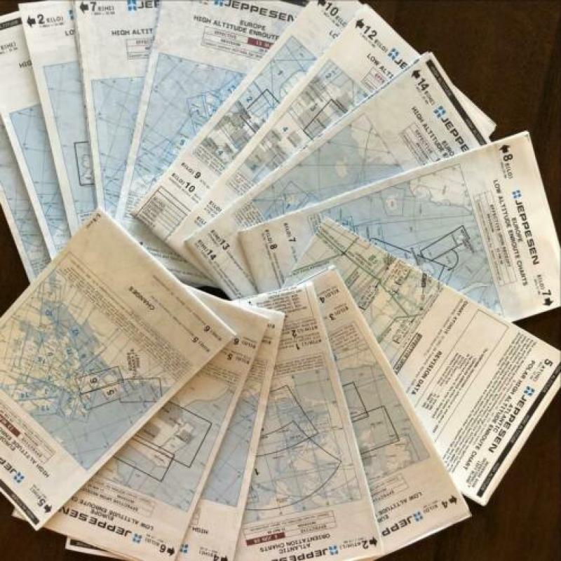 Jeppesen flightsimulator kaarten.