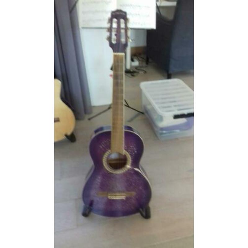 7/8 gitaar in de kleur paars met glitters incl. hoes