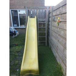 Speeltoestel (junglegym) met glijbaan