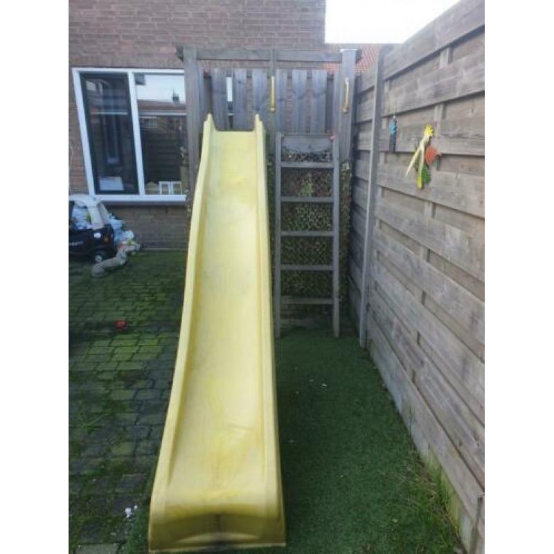 Speeltoestel (junglegym) met glijbaan