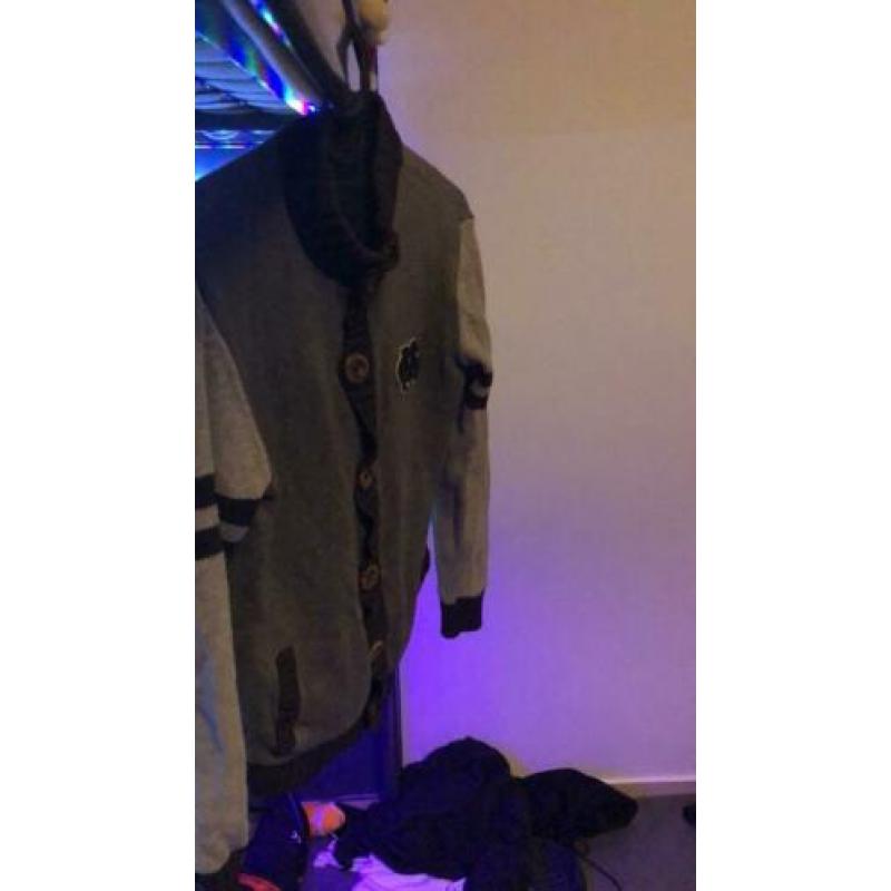Mooi vest merk mecgregor maat 152