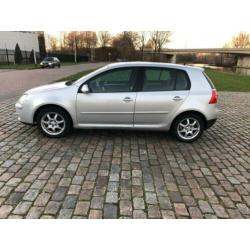 Volkswagen Golf 1.6 FSI Trendline