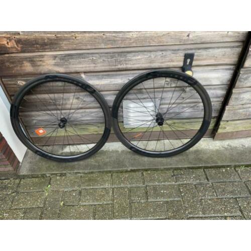 Ffwd F4 tubeless clincher Carbon 11 speed Shimano