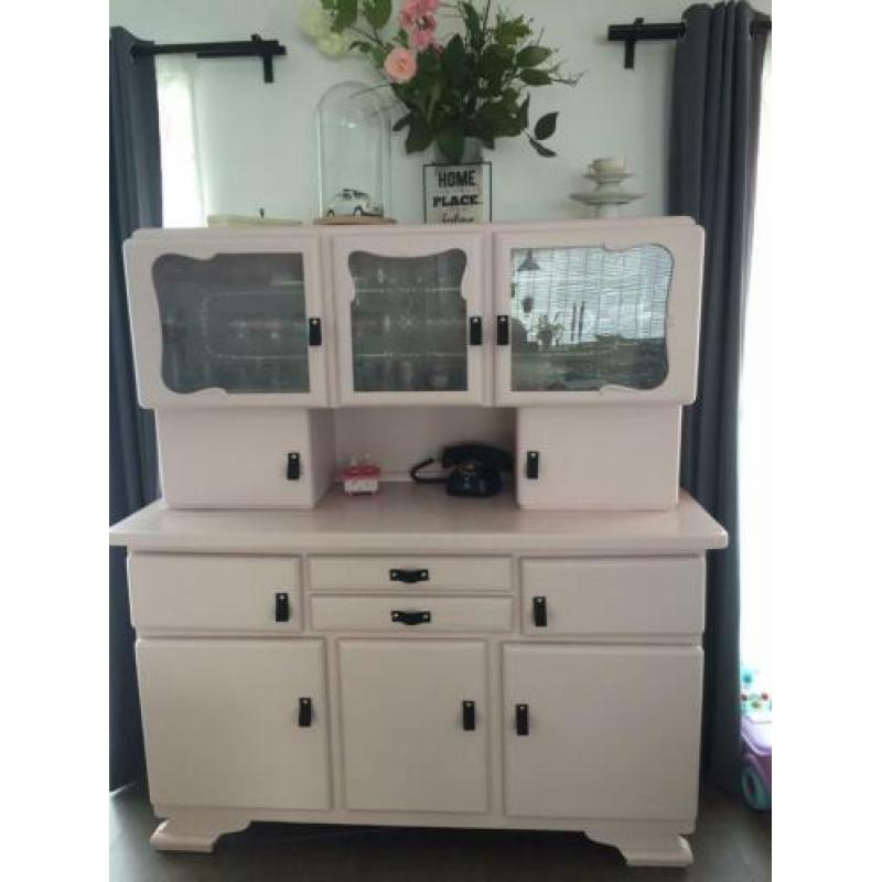 Roze buffet kast jaren 50/60