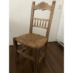 Houten stoel met riet