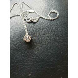 Fijne mooie zilveren ketting met in kubus zirkonia