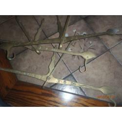3 Oude Kopere Hangers