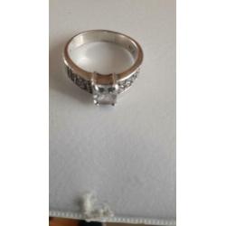 Mooi zilveren ring