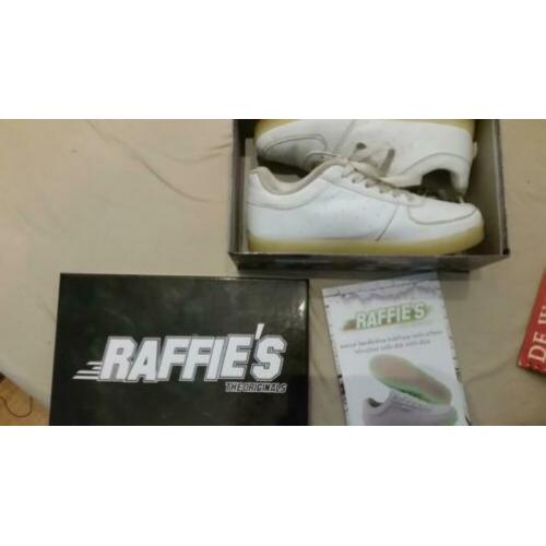 Schoenen met lichtjes Raffie's.