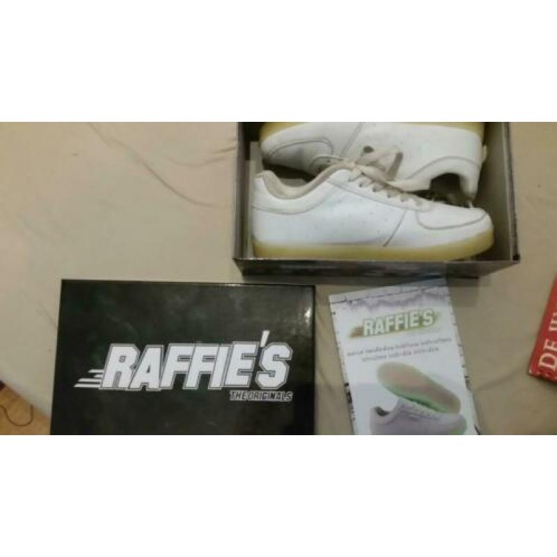 Schoenen met lichtjes Raffie's.
