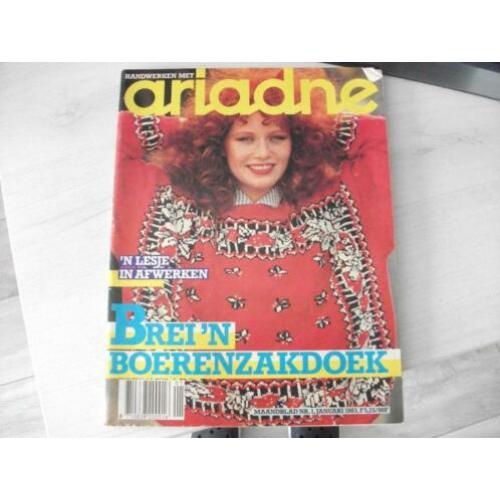9537 / ariadne / jan 1983 / trui rode zakdoek boerenzakdoek